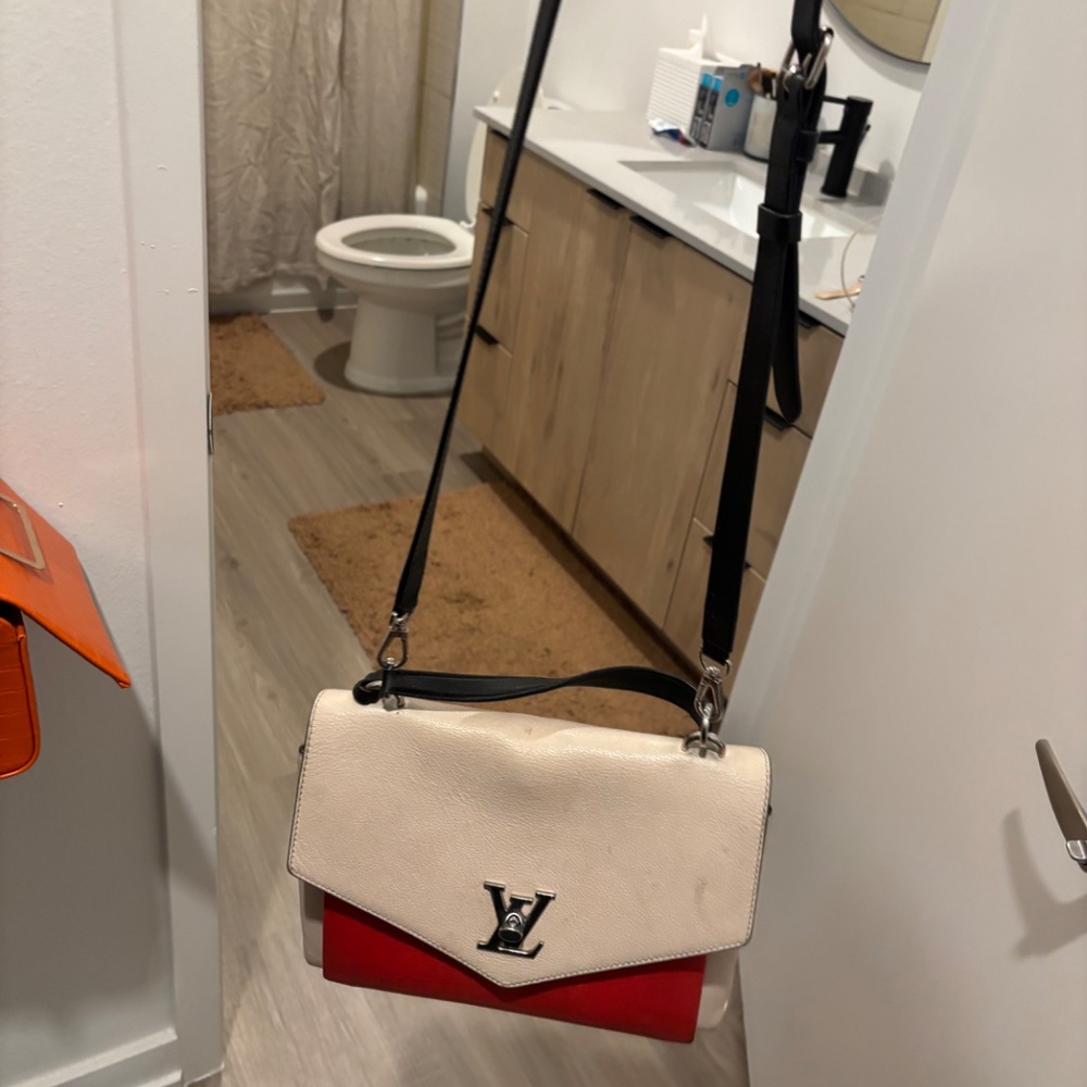 Louis Vuitton Purse